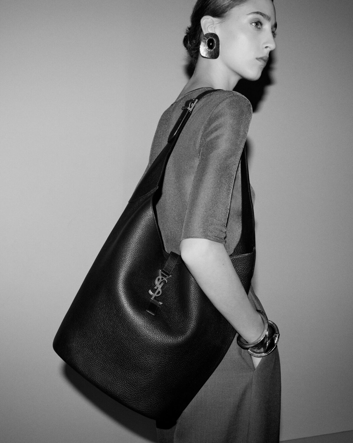 YSL LE 5 À 7 hobo in suede - Image 3